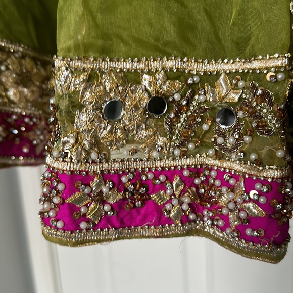 Pakistani 3pc Mehendi Lengha adress - Picture 7 of 17